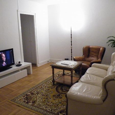 Appartement F3 -Plaisir Moins Cher - Jusqu'A 8Personnes 르미쉬르센느 외부 사진