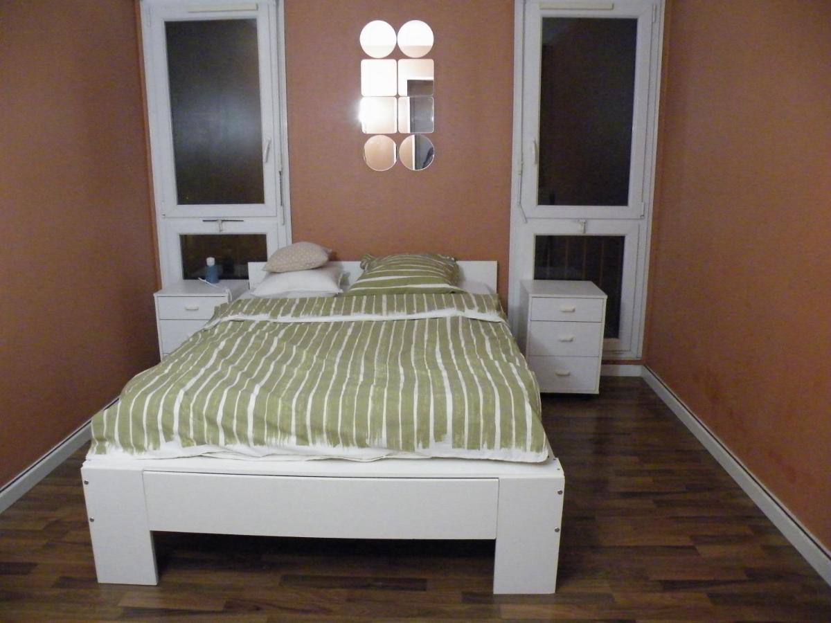 Appartement F3 -Plaisir Moins Cher - Jusqu'A 8Personnes 르미쉬르센느 외부 사진