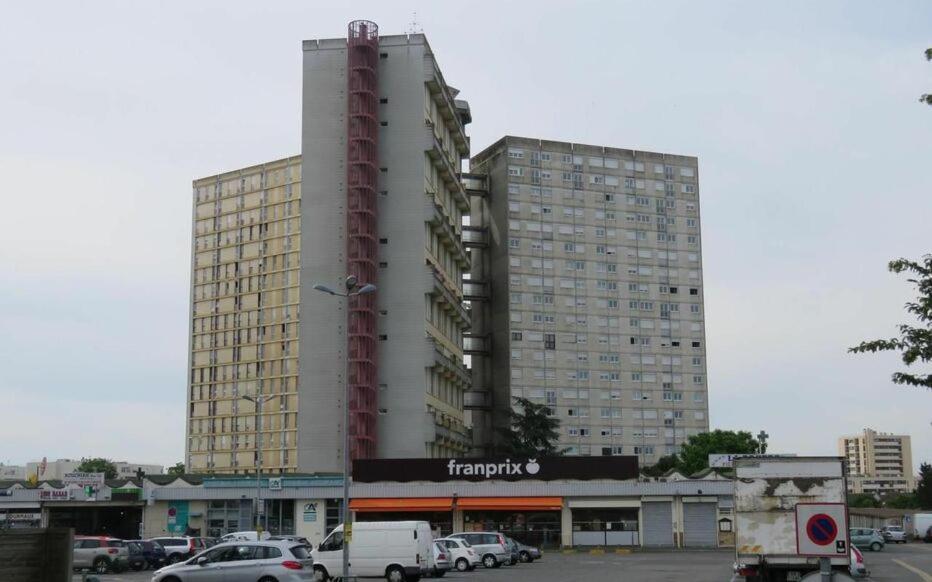 Appartement F3 -Plaisir Moins Cher - Jusqu'A 8Personnes 르미쉬르센느 외부 사진
